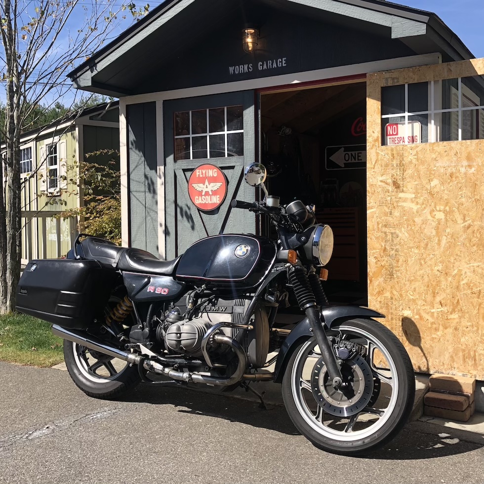 長野県本社展示場にあるバイクガレージ